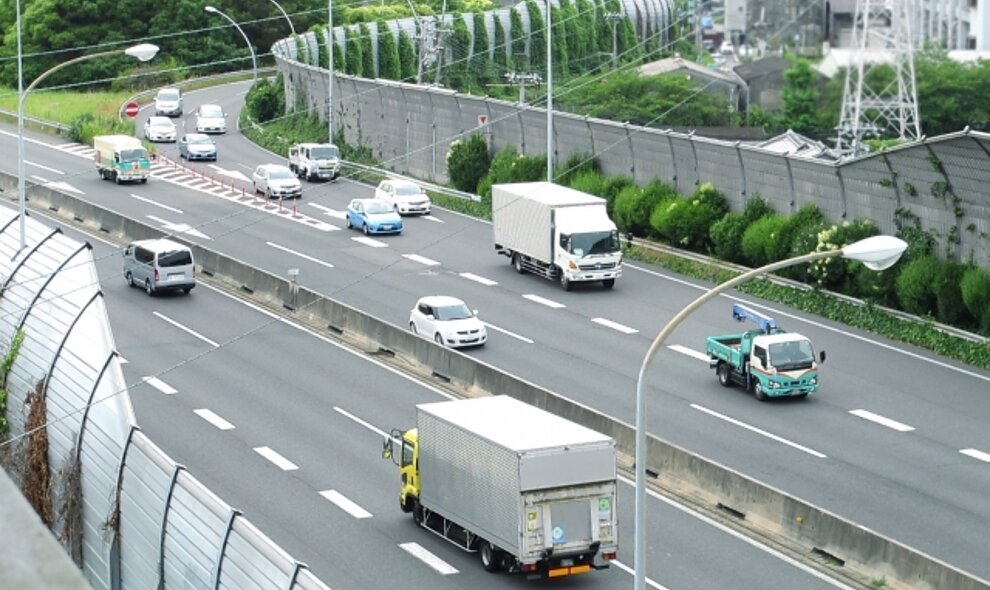 中距離トラック運転手の仕事内容は 長距離運転手との違いも解説 トラック求人 Com